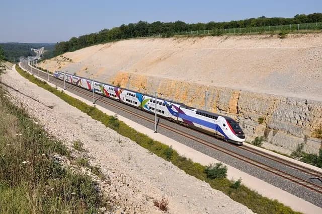 Cómo disfrutar de un viaje en tren por España: guía práctica