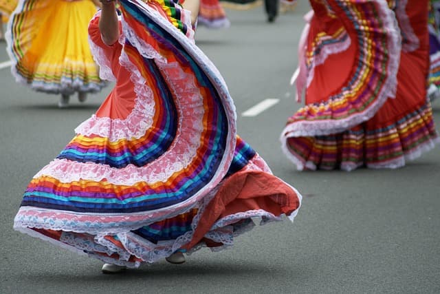 10 consejos para disfrutar de las fiestas populares en España